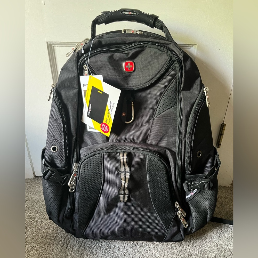 SwissGear 1900 Scansmart TSA 17 Laptop Backpack